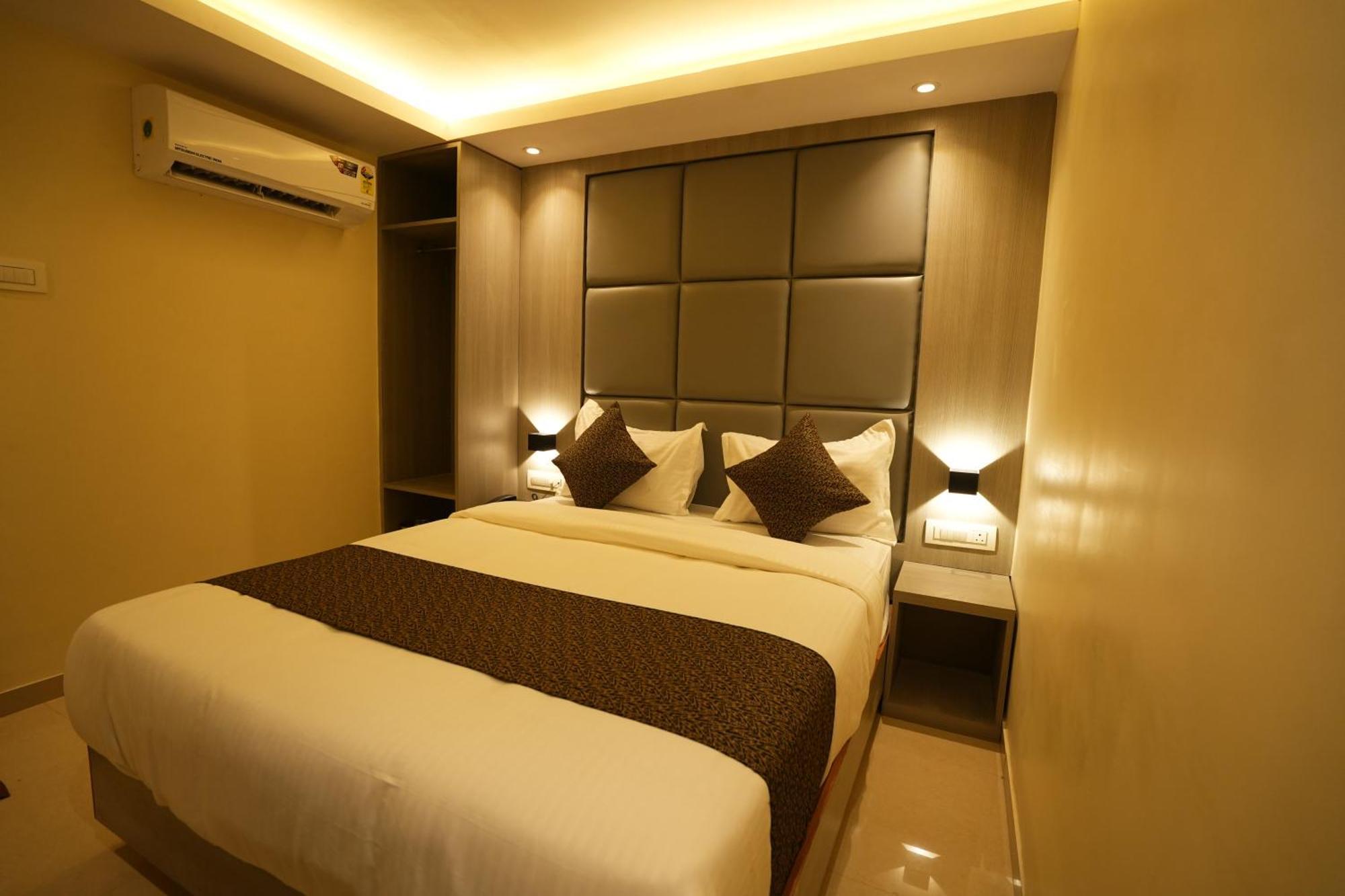 Hotel Boston Mumbai  Buitenkant foto